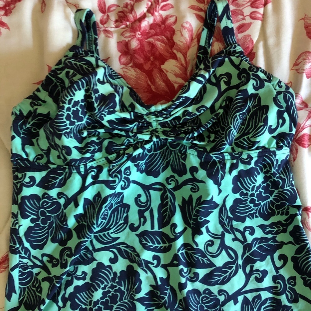 Lands End underwire tankini top